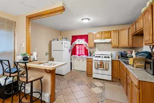 34 Bicknell St, Boston, MA 02121 - Photo 13