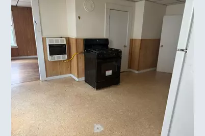 9 Nixon Ave, Worcester, MA 01603 - Photo 3