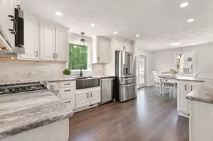 54 Long Dr, Dracut, MA 01826 - Photo 3