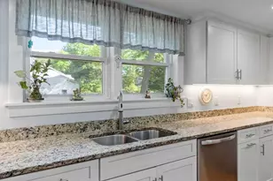 15 Suncrest Ave, Wilmington, MA 01887 - Photo 13