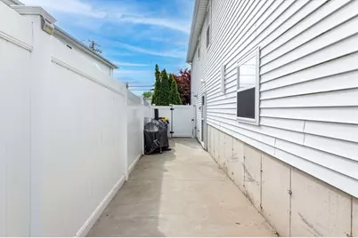 1190 Bay St, Fall River, MA 02724 - Photo 33