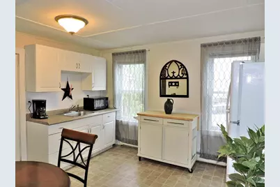 9 Peck Ave #2, Plymouth, MA 02360 - Photo 3
