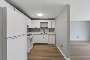 1575 Braley Rd, New Bedford, MA 02745 - Photo 15
