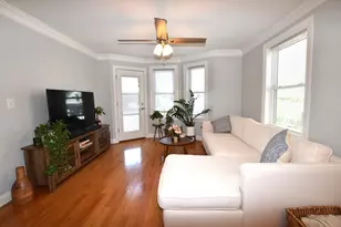 147-1 Spruce St, Watertown, MA 02472 - Photo 3