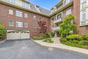 630 Hammond St, Brookline, MA 02467 - Photo 3