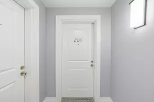 630 Hammond St, Brookline, MA 02467 - Photo 9