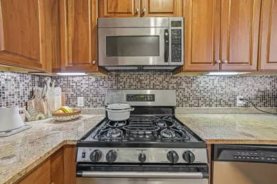 630 Hammond St #209, Brookline, MA 02467 - Photo 19