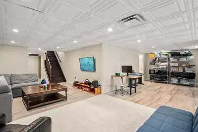 391 Dedham St, Newton, MA 02459 - Photo 25