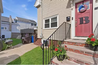 11-1/2 Albion St, Salem, MA 01970 - Photo 3