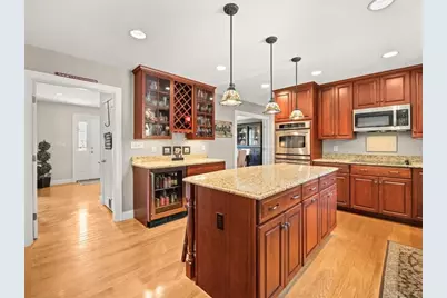 524 Elm St E, Raynham, MA 02767 - Photo 7