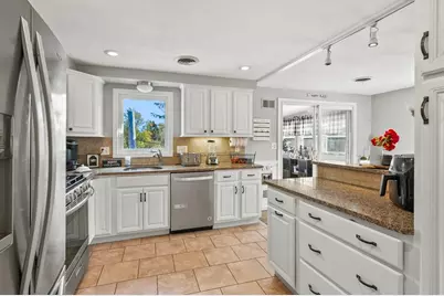 5 Hawthorne Circle, Northborough, MA 01532 - Photo 9