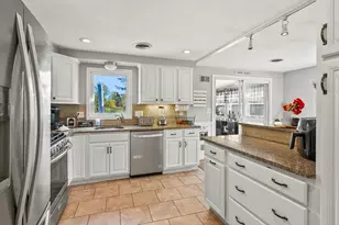 5 Hawthorne Cir, Northborough, MA 01532 - Photo 9