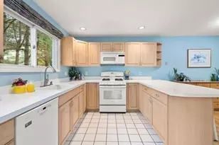 33 Arrowhead Cir, Ashland, MA 01721 - Photo 11