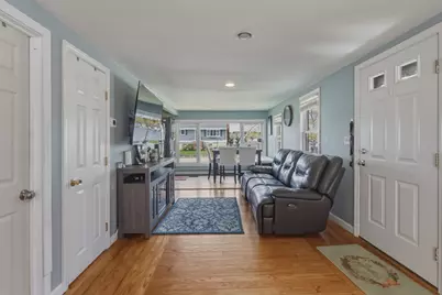 7 Highland Bay Dr, Wareham, MA 02571 - Photo 5