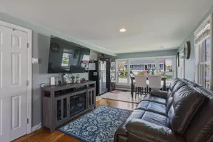 7 Highland Bay Dr, Wareham, MA 02571 - Photo 3