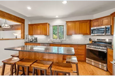 8 Lincoln Street, Manchester by the Sea, MA 01944 - Photo 7