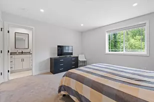 19 Willis St, Auburn, MA 01501 - Photo 13