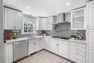 62 Elm St, Melrose, MA 02176 - Photo 13