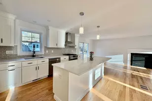 8 Country Ln, Billerica, MA 01821 - Photo 5