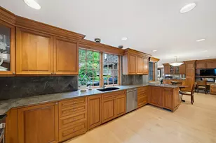 72 Beverly Rd, Brookline, MA 02467 - Photo 15
