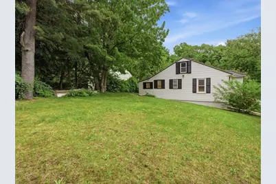 41 Bridgeport St, Worcester, MA 01604 - Photo 25