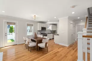 17 Vernon St, Newton, MA 02458 - Photo 5