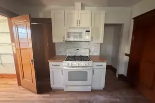 5008 Washington St, Boston, MA 02132 - Photo 11