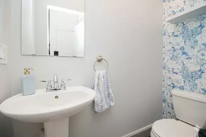 35 Swallow St #1, Boston, MA 02127 - Photo 5