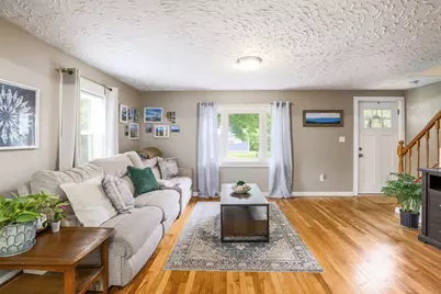 14 Amherst St, Grafton, MA 01536 - Photo 3
