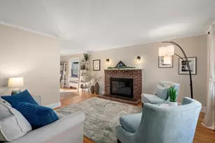 48 Spring St, Wakefield, MA 01880 - Photo 5