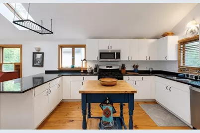 42 Water St, Northampton, MA 01053 - Photo 11