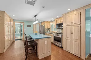 261 School St, Groveland, MA 01834 - Photo 7