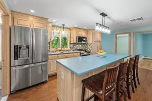 261 School St, Groveland, MA 01834 - Photo 5
