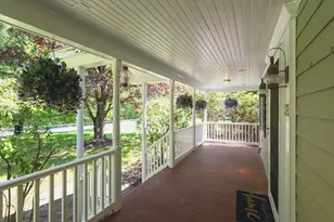 261 School St, Groveland, MA 01834 - Photo 3
