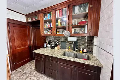 150 Crawford St, Fall River, MA 02724 - Photo 9