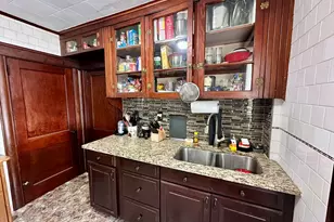 150 Crawford St, Fall River, MA 02724 - Photo 9