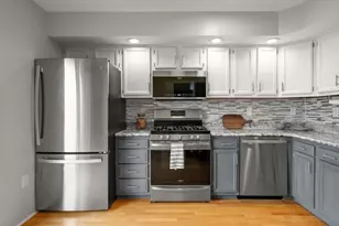 19 Dixfield, Boston, MA 02127 - Photo 13