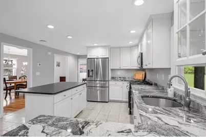 84 Robin Hill Rd, Chelmsford, MA 01824 - Photo 9