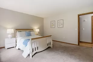 28 Lincoln St, Hopkinton, MA 01748 - Photo 15