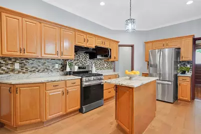 288 Saint James Ave, Springfield, MA 01109 - Photo 15