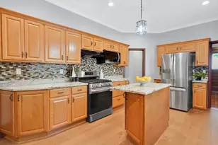 288 St James Ave, Springfield, MA 01109 - Photo 15