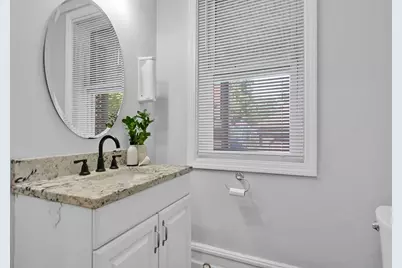 288 Saint James Ave, Springfield, MA 01109 - Photo 17