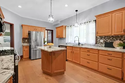 288 Saint James Ave, Springfield, MA 01109 - Photo 13
