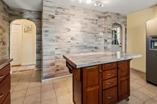 14 Orton St, Worcester, MA 01604 - Photo 9