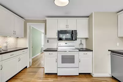 7 Oakridge Ave, Natick, MA 01760 - Photo 7