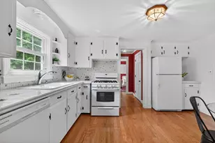 9 Stratford Rd, Andover, MA 01810 - Photo 9
