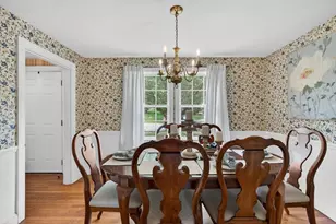 9 Stratford Rd, Andover, MA 01810 - Photo 5