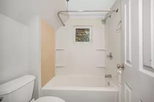 2 Grove Pl, Melrose, MA 02176 - Photo 9