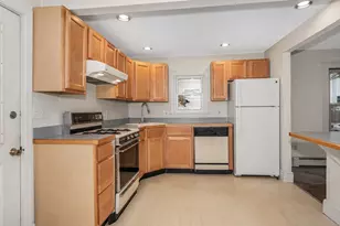 2 Grove Pl, Melrose, MA 02176 - Photo 5