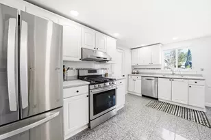 17 Woodhaven Rd, Newton, MA 02468 - Photo 19